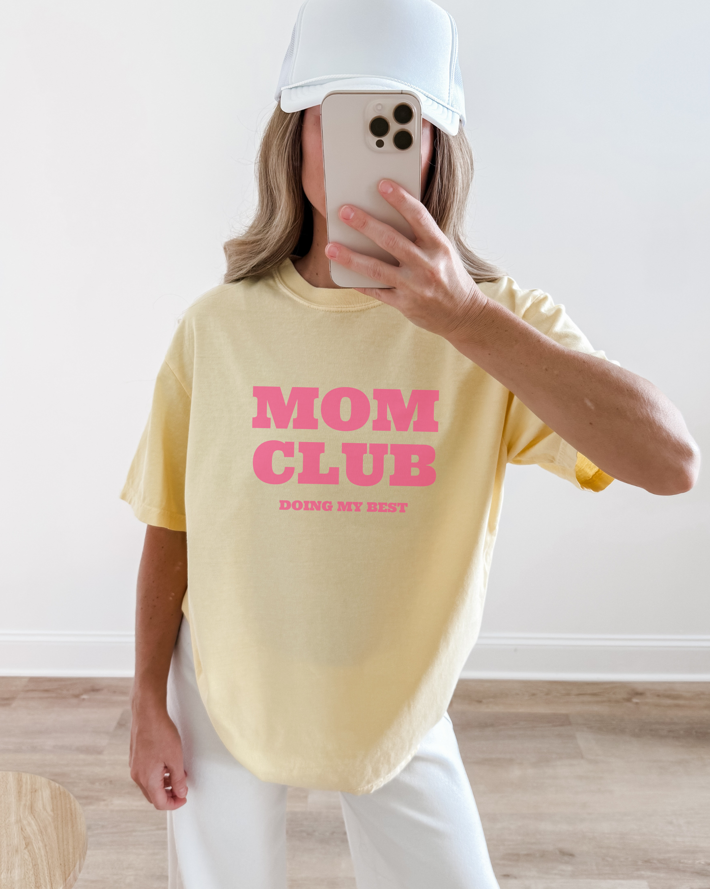 Mom club tee
